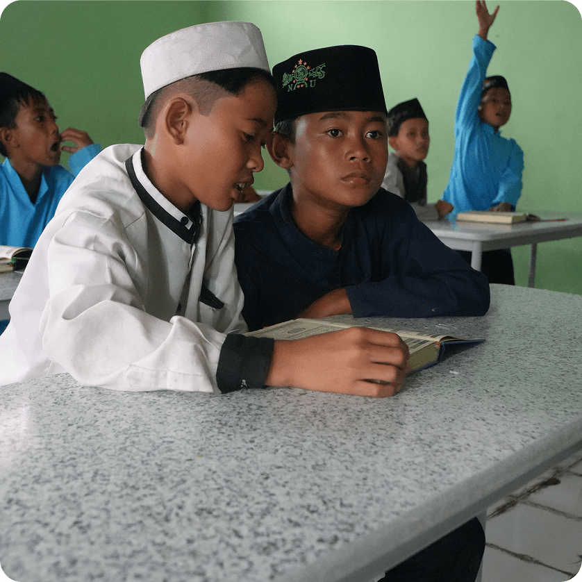 Meja Recycle Sekolah Bantar Gebang